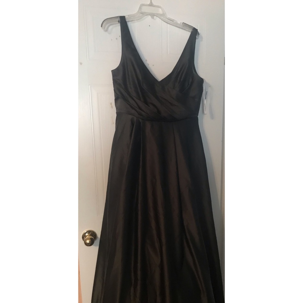 Forrest Green Formal dress with pockets!